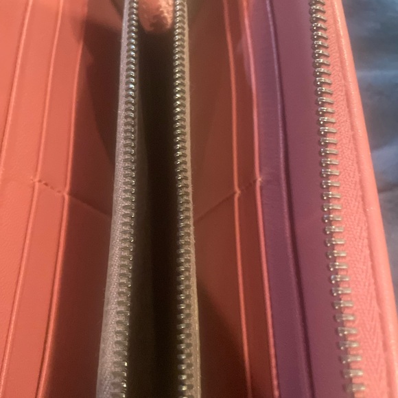 Bottega Veneta Pre-Owned
2000s Intrecciato zipped long wallet - Picture 6 of 10